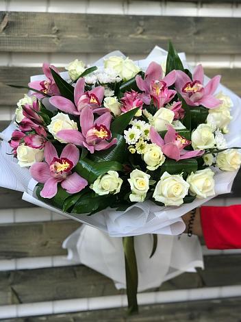 Букет цветов из: Розы и Хризантемы в Ходаево