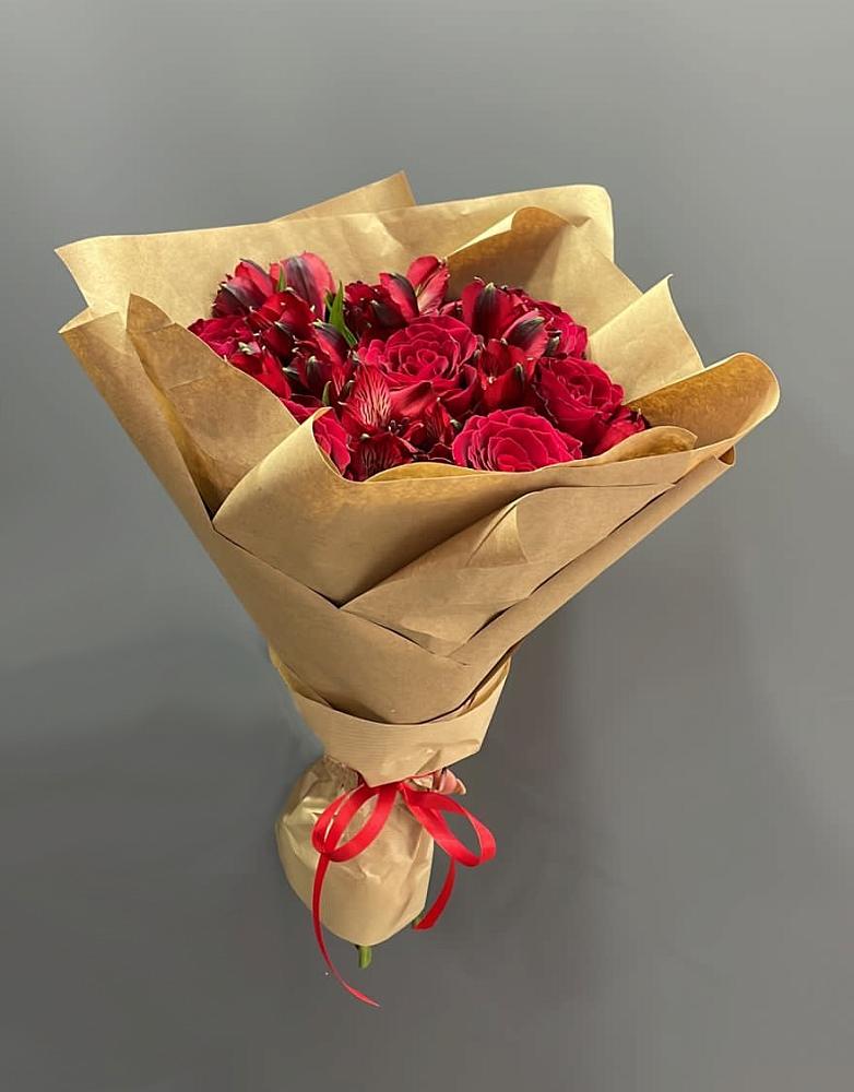 Букет цветов из: Альстромерии и Розы в Ходаево