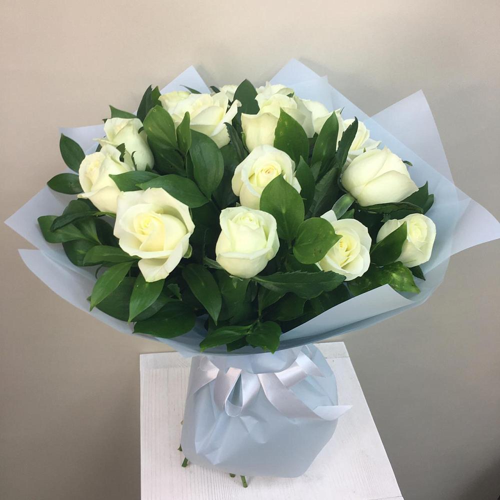 Букет 15 Белых роз Проуд в Ходаево