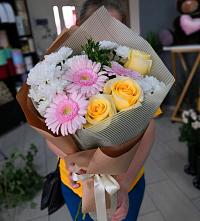 Букет цветов из:  Герберы, Розы и Хризантемы в Ходаево