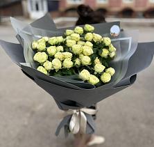 Букет Белые кустовые розы Солинеро в Ходаево