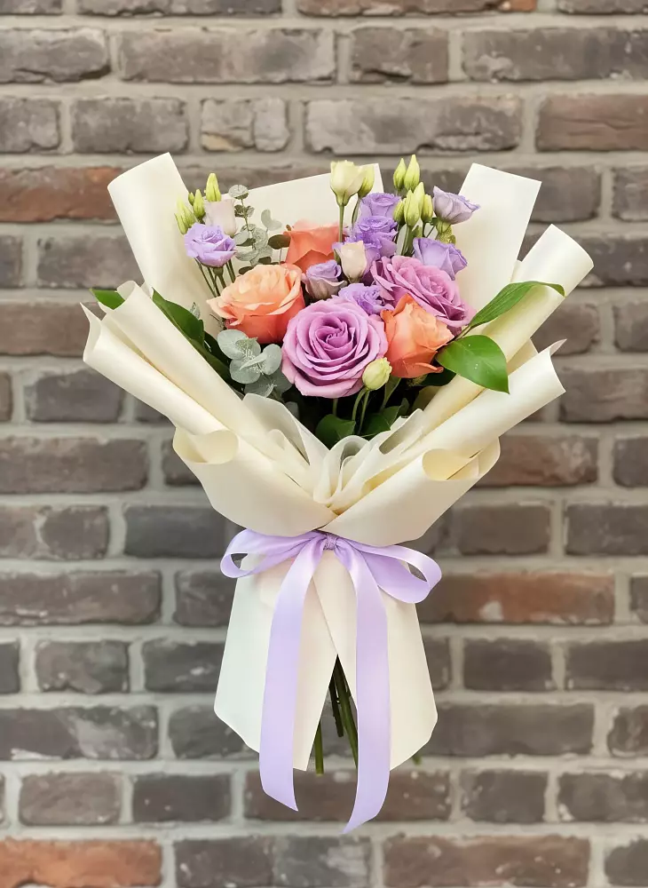 Букет цветов из: Лизиантусы и Розы в Ходаево