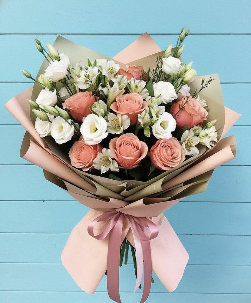 Букет цветов из: Розы, Альстромерии и Лизиантусы в Ходаево