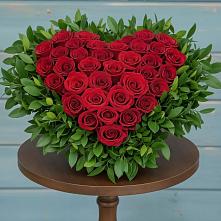 Цветочная композиция из Розы в виде сердца в Ходаево