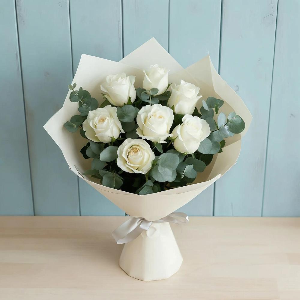 Букет Белые розы в Эвкалипте в Ходаево