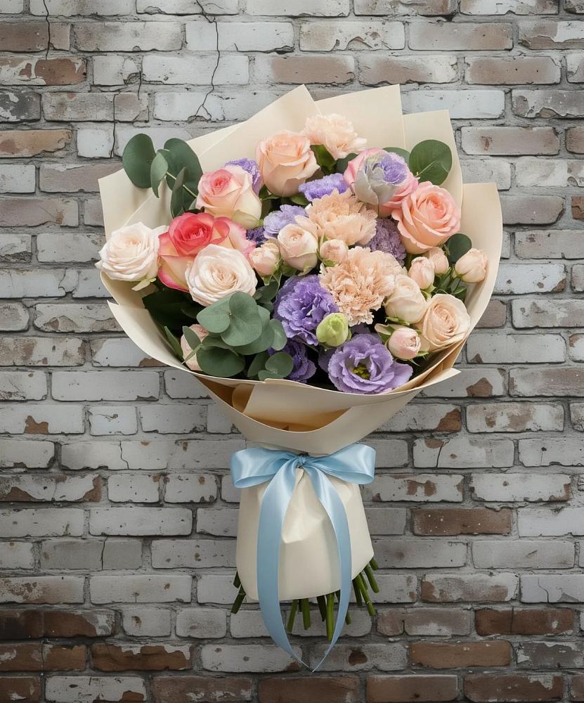 Букет цветов из: Розы, Лизиантусы и Гвоздики в Ходаево