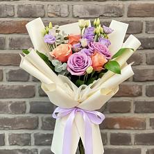 Букет цветов из:  Лизиантусы и Розы в Ходаево