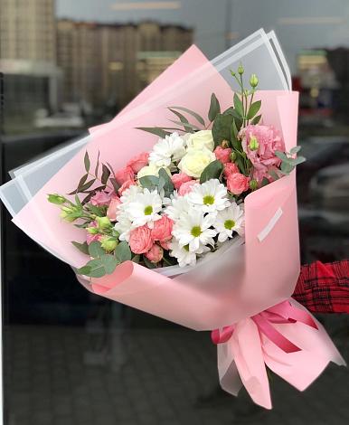 Букет цветов из: Розы, Лизиантусы и Хризантемы в Ходаево